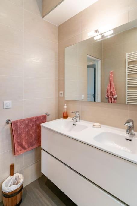 Apartment En Bord De Seine