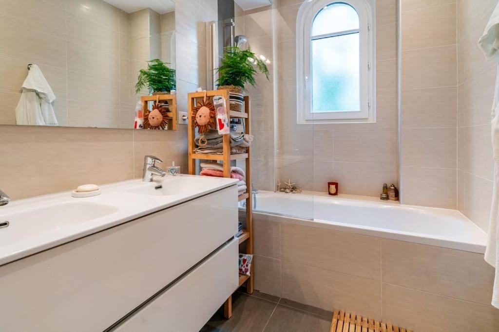 Apartment En Bord De Seine